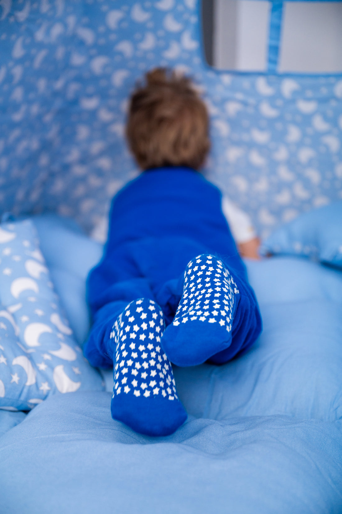 Baby Slaapzak Beentjes & Voetjes – Dreamy Penguin 2.5 TOG – Award Winnend biologisch katoen hypoallergeen gevoelige huid eczeem baby 2.5 TOG 4 seizoenen slaapzak 6-18 maanden antislip voetjes award winnend baby slaapzak bewegingsvrijheid biologisch katoen inclusief thermometer kraamcadeau OEKO-TEX penguin slaapzak met beentjes slaapzak met voetjes veilig slapen