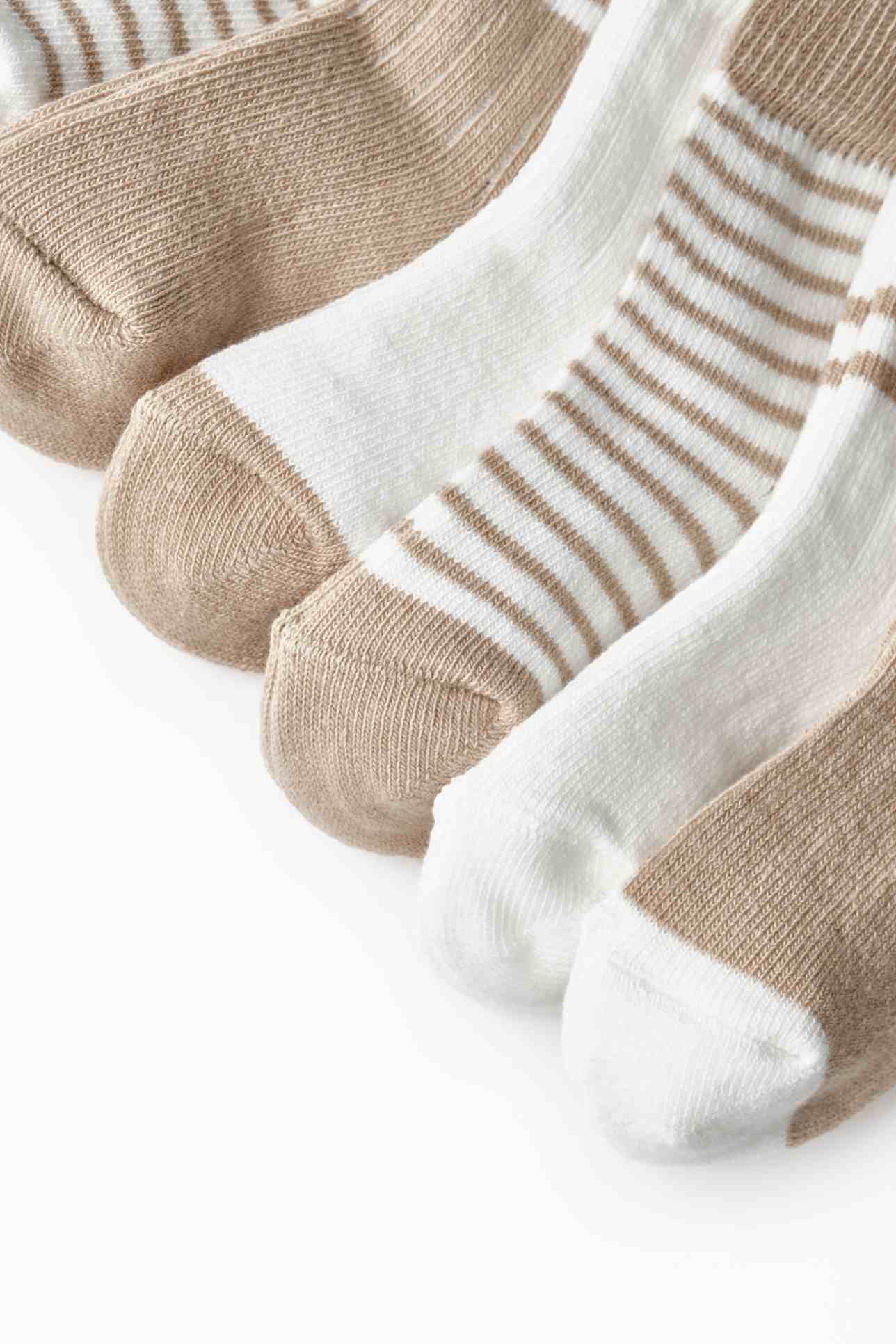 6-Pack Baby Sokjes Basic - 100% Biologisch Katoen - Ecru & walnoot biologisch katoen hypoallergeen gevoelige huid eczeem baby 0-6 maanden 12-24 maanden 6-12 maanden 6-pack ademend baby essentials baby sokjes biologisch katoen cadeaudoosje duurzame babykleding ecru eczeem vriendelijk GOTS gecertificeerd hypoallergeen kraamcadeau mink natuurlijke kleuren newborn sokjes praktische voorraad zachte boordjes