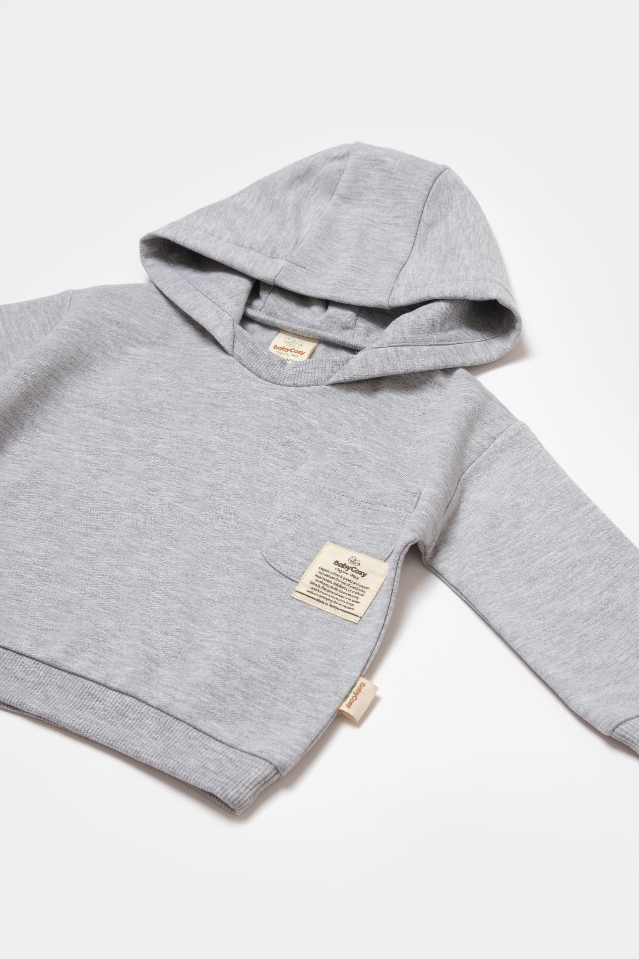 2-Delig Baby Joggingpak met Hoodie – 100% Biologisch Katoen Two Thread biologisch katoen hypoallergeen gevoelige huid eczeem baby 2-delig 2-delige set 2-ply garen actieve baby ademend baby joggingpak bewust ouderschap biologisch katoen chemicaliënvrij dagelijks gebruik duurzaam eco-vriendelijk ethisch geproduceerd gevoelige huid gifvrij hoodie hypoallergeen joggingpak met hoodie kraamcadeau puur natuur Two Thread