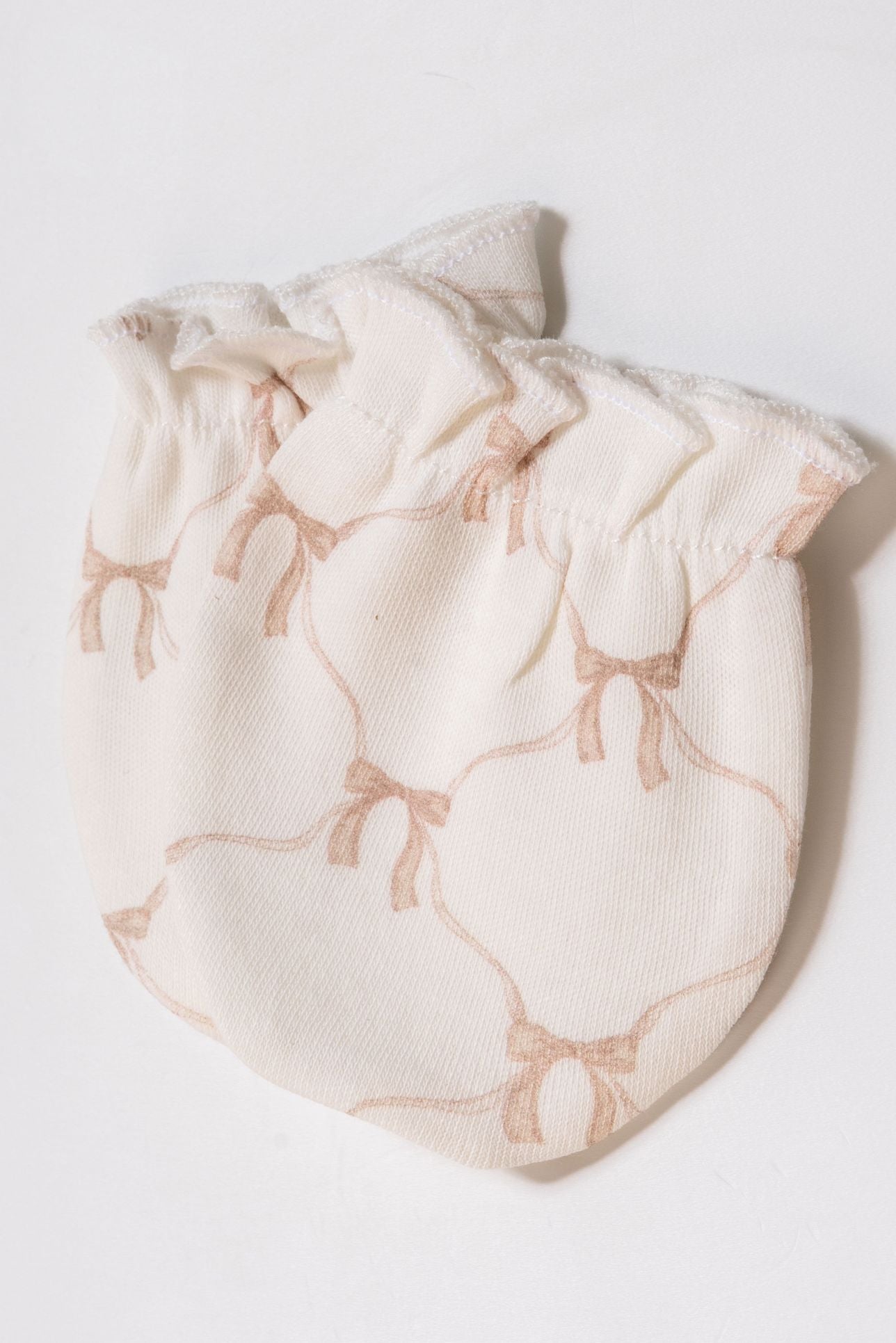 5-Delige Newborn Cadeau Set – 100% Biologisch Katoen biologisch katoen hypoallergeen gevoelige huid eczeem baby 0-3 maanden 5-delige set ademend baby basics babyshower beige bewust ouderschap biologisch katoen cadeau set chemicaliënvrij complete set eco-vriendelijk ethisch geproduceerd gevoelige huid gifvrij GOTS gecertificeerd hypoallergeen interlock weving kraamcadeau luxe verpakking newborn set puur natuur