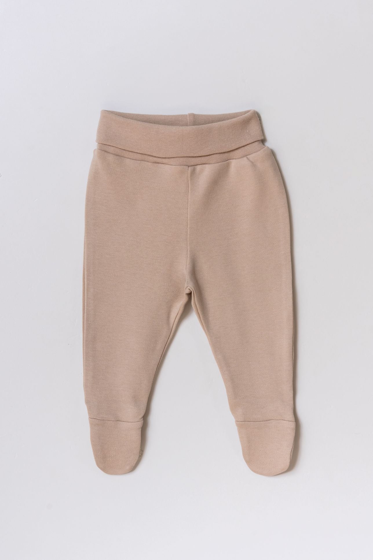 5-Delige Newborn Set - 100% Biologisch Katoen - Cream/Beige biologisch katoen hypoallergeen gevoelige huid eczeem baby 0-3 maanden 5-delige set baby mutsje biologisch katoen broekje met voetjes complete baby set cream beige duurzame babykleding eczeem vriendelijk GOTS gecertificeerd hypoallergeen interlock katoen kraamcadeau krabwantjes natuurlijke babykleding newborn essentials newborn set overslaghemdje pasgeboren baby slabbetje